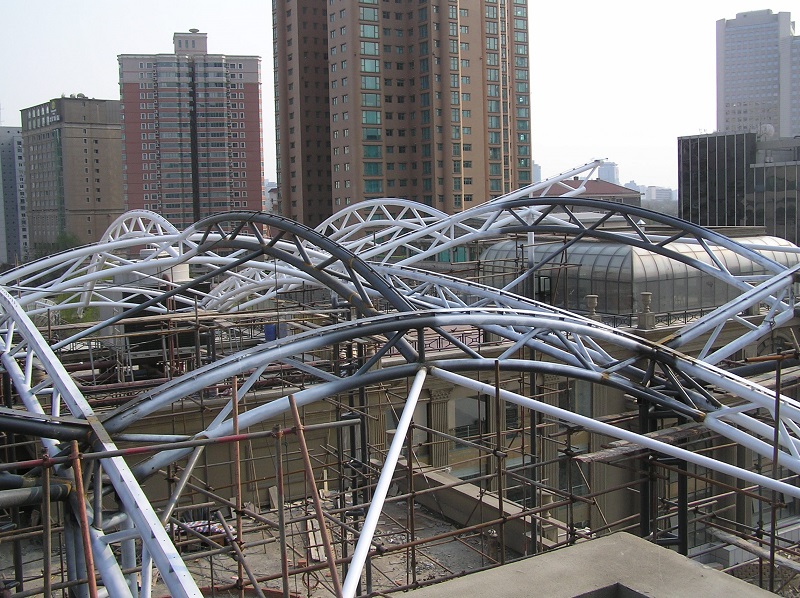 800-倪氏海鲜亮马桥空间弧形管桁架.jpg